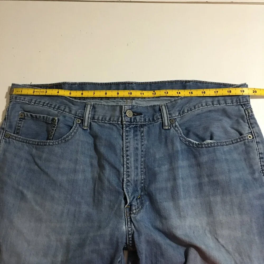 Levi's 559 Relaxed Straight Mens Jeans Size 38x30 Light Wash